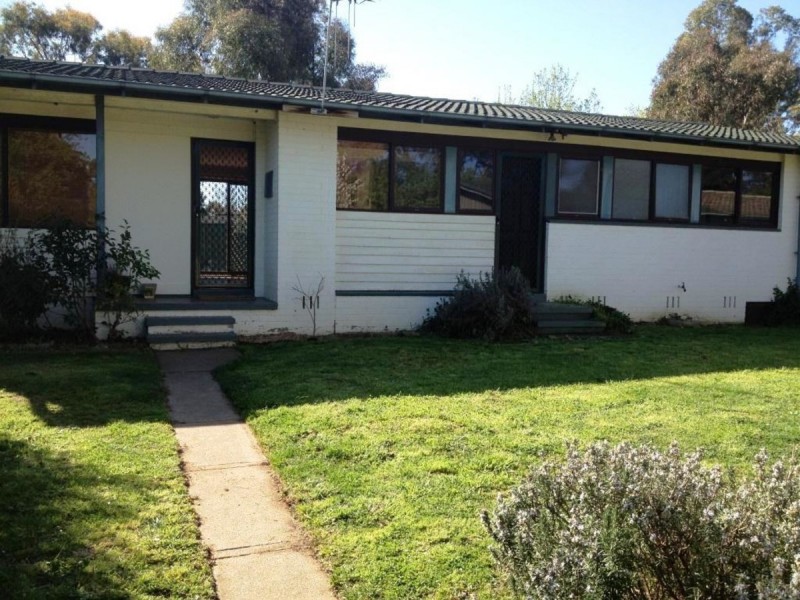 15 Geeves Court, Charnwood ACT 2615