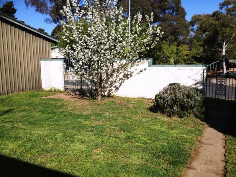 15 Geeves Court, Charnwood ACT 2615