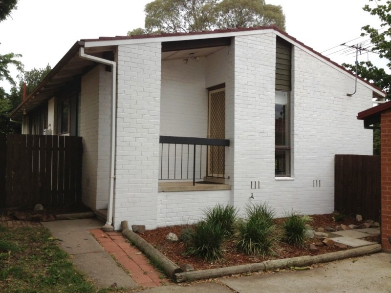 2 Leycester Place, Charnwood ACT 2615