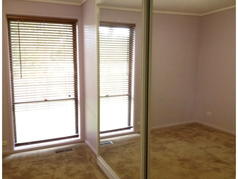 2 Leycester Place, Charnwood ACT 2615
