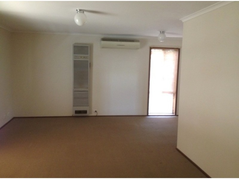 4 Mcarthur Place, Latham ACT 2615