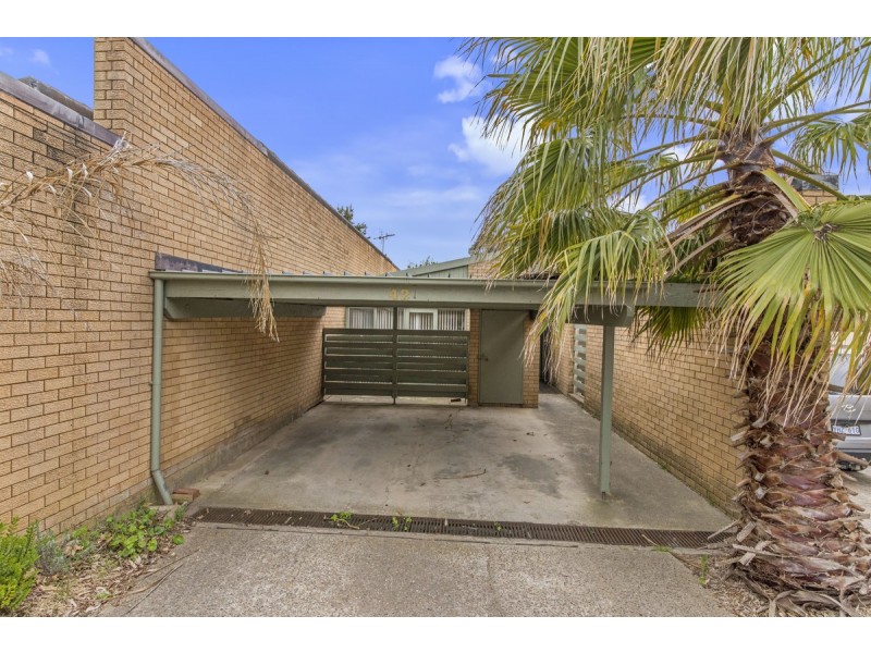 42 Gillespie Street, Weetangera ACT 2614