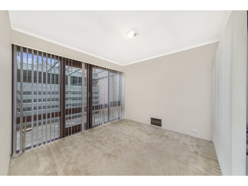 42 Gillespie Street, Weetangera ACT 2614