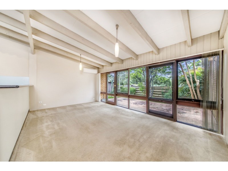 42 Gillespie Street, Weetangera ACT 2614