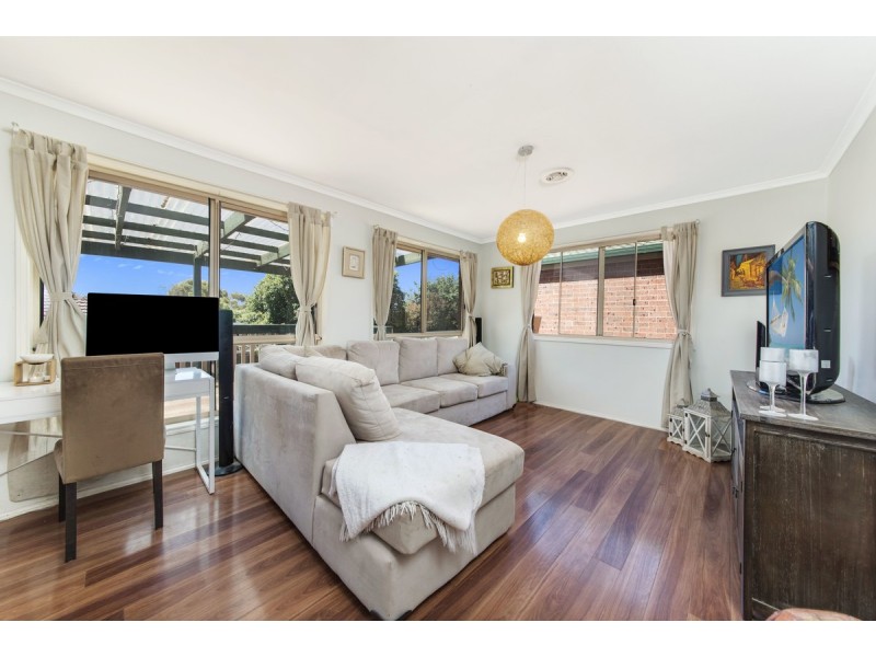 2 Leason Close, Dunlop ACT 2615