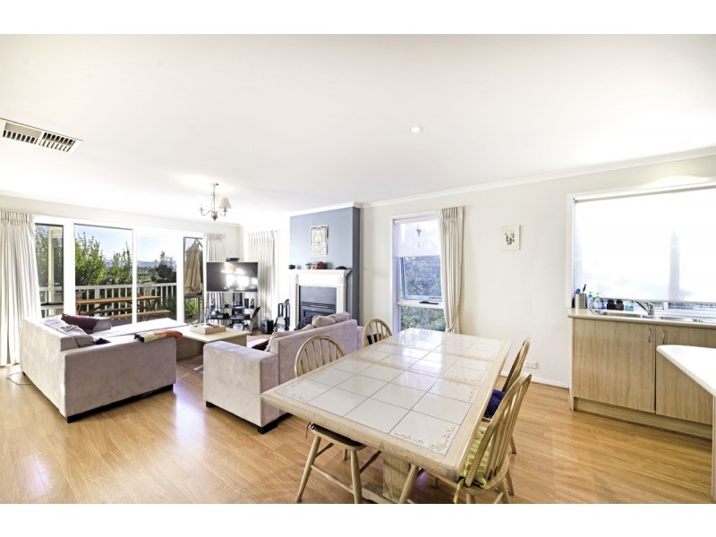 104 Hugh Mckay Crescent, Dunlop ACT 2615