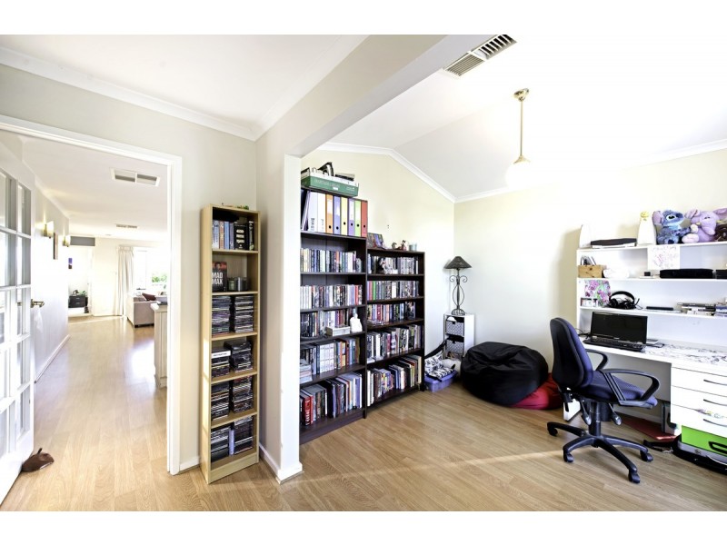 104 Hugh Mckay Crescent, Dunlop ACT 2615