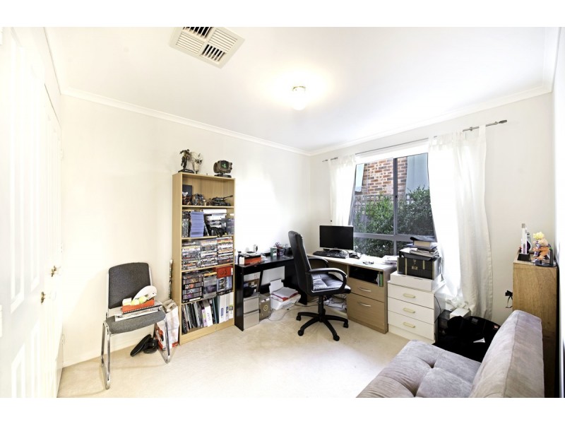 104 Hugh Mckay Crescent, Dunlop ACT 2615