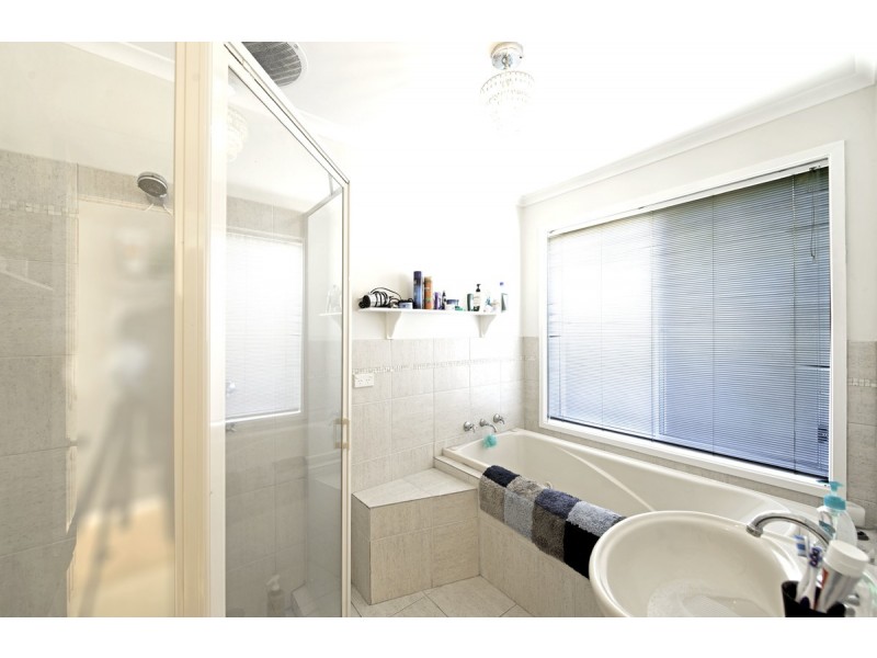 104 Hugh Mckay Crescent, Dunlop ACT 2615