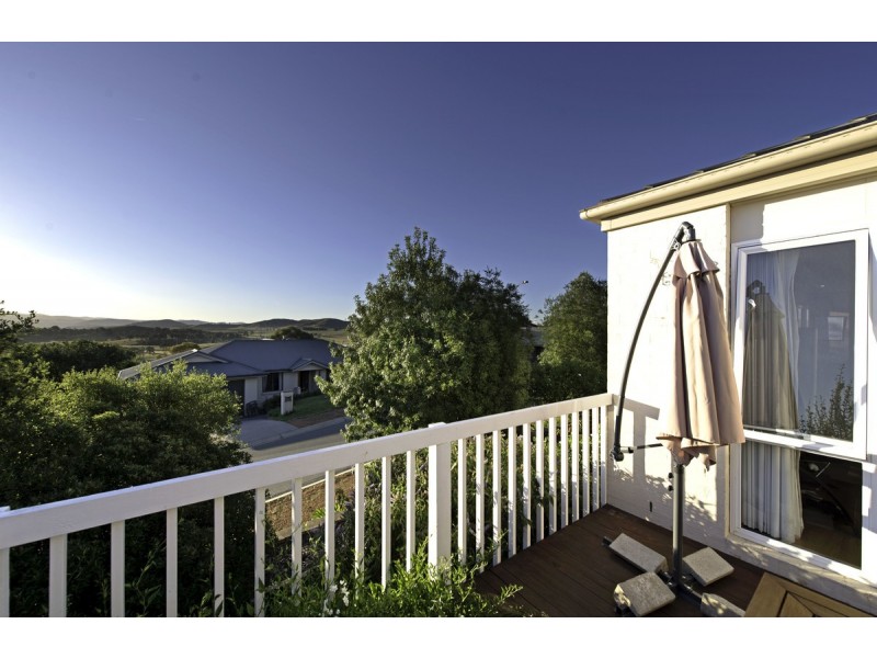 104 Hugh Mckay Crescent, Dunlop ACT 2615