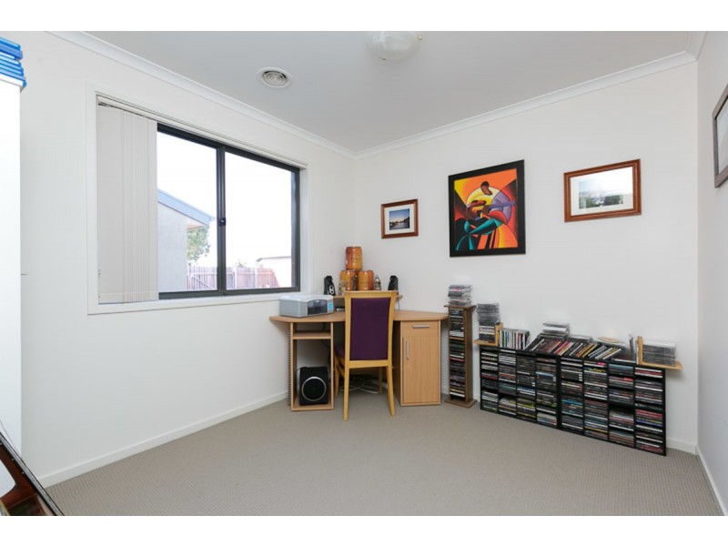 32 Rowland Street, Macgregor ACT 2615