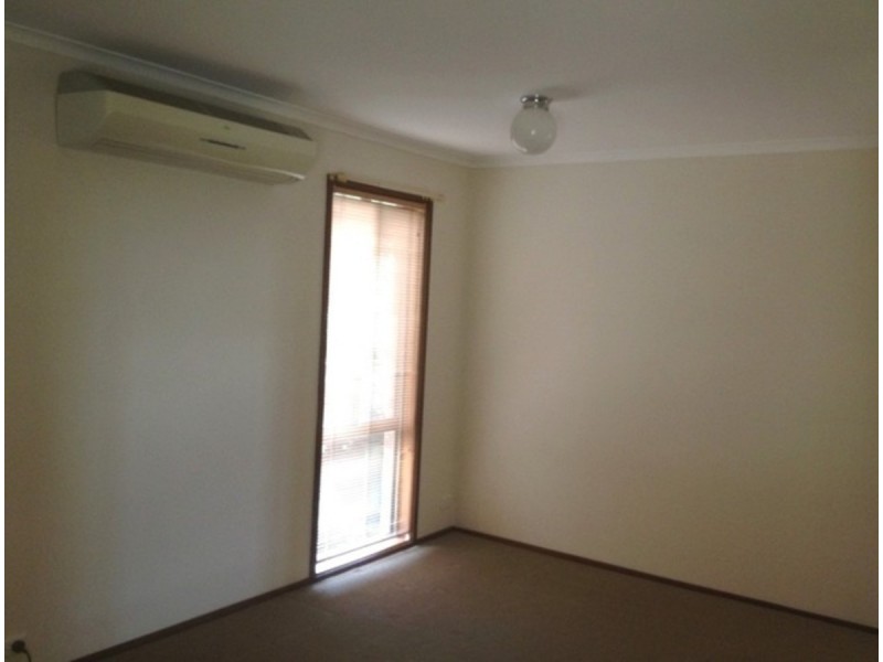 4 Mcarthur Place, Latham ACT 2615