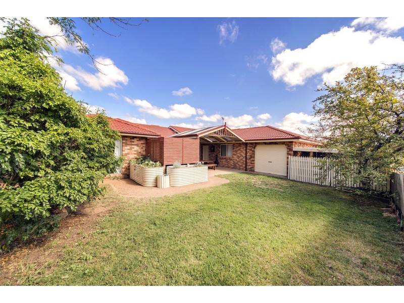 6 Godson Place, Dunlop ACT 2615