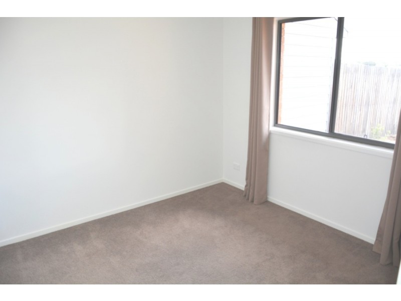 28 Audrey Cahn Street, Macgregor ACT 2615