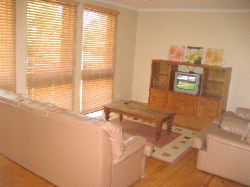 76 O’Loghlen Street, Latham ACT 2615