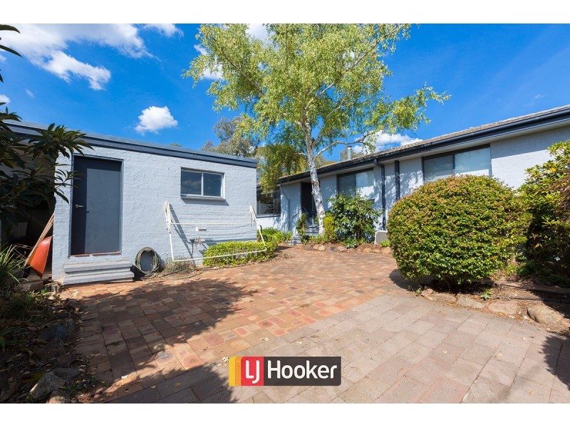 6 Pring Place, Latham ACT 2615