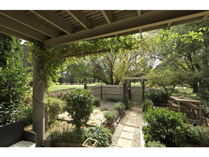 7 Carnall Close, Holt ACT 2615