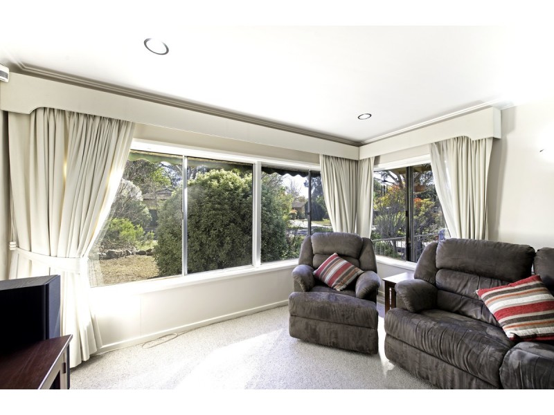 33 Armstrong Crescent, Holt ACT 2615