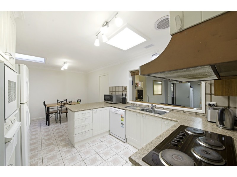 33 Armstrong Crescent, Holt ACT 2615