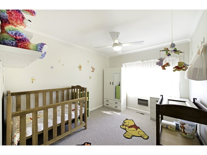 33 Armstrong Crescent, Holt ACT 2615