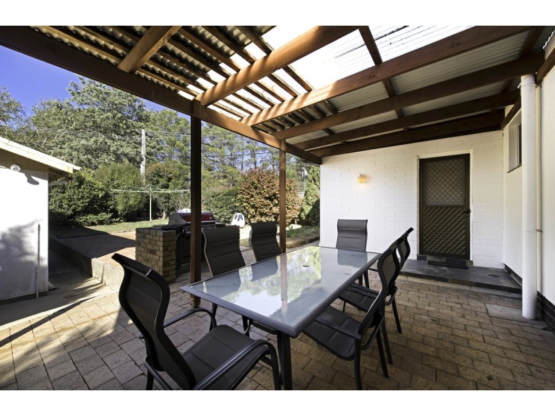 33 Armstrong Crescent, Holt ACT 2615