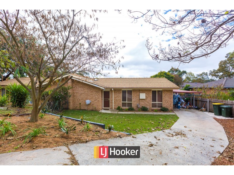 6 Hugh Mckay Crescent, Dunlop ACT 2615