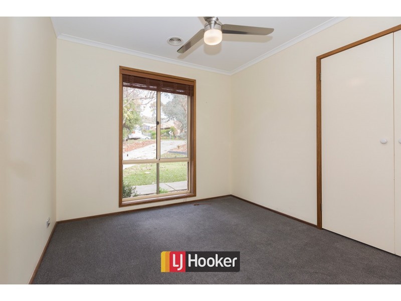 6 Hugh Mckay Crescent, Dunlop ACT 2615