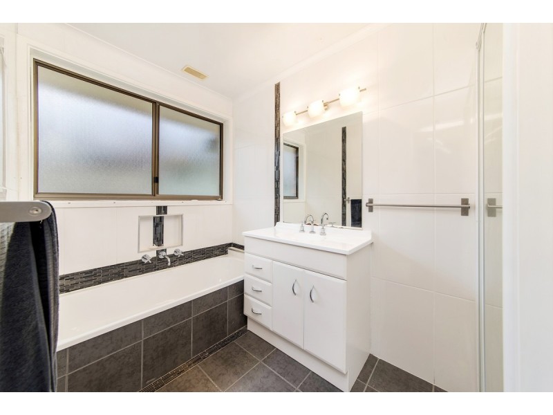 24 Jauncey Court, Charnwood ACT 2615