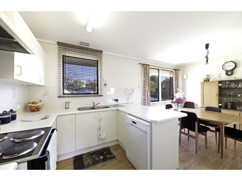 5 Weber Place, Holt ACT 2615