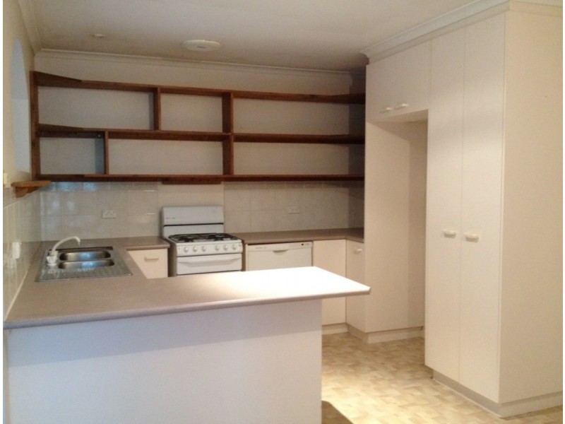 6 Leonard Close, Dunlop ACT 2615