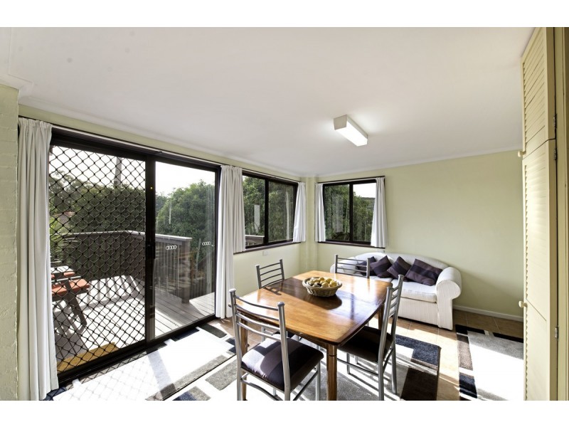 6 Backhouse Street, Latham ACT 2615