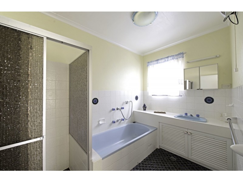 6 Backhouse Street, Latham ACT 2615