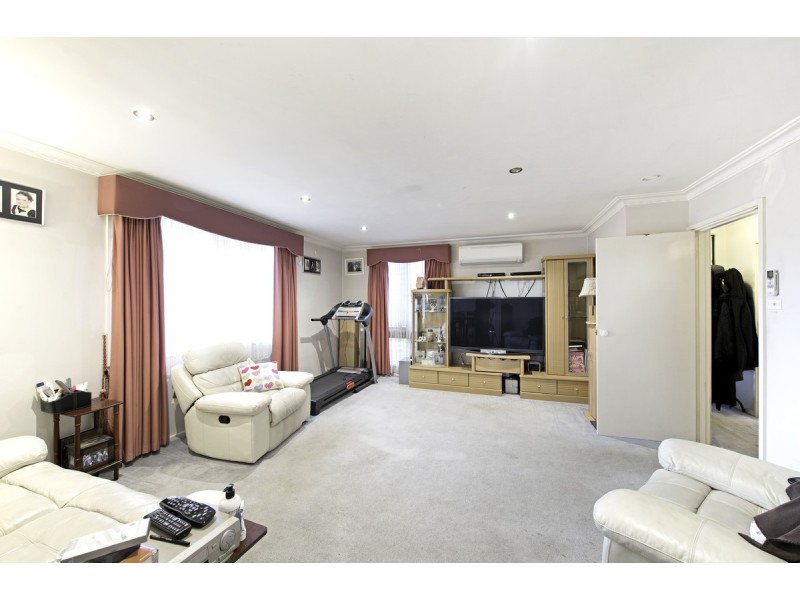 25 Macnaughton Street, Holt ACT 2615