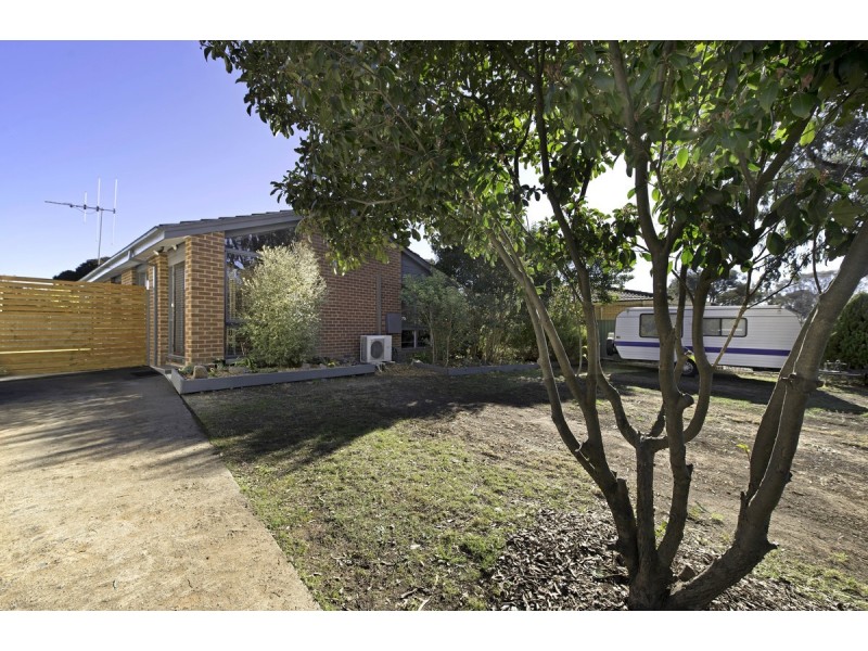10 Landale Place, Charnwood ACT 2615