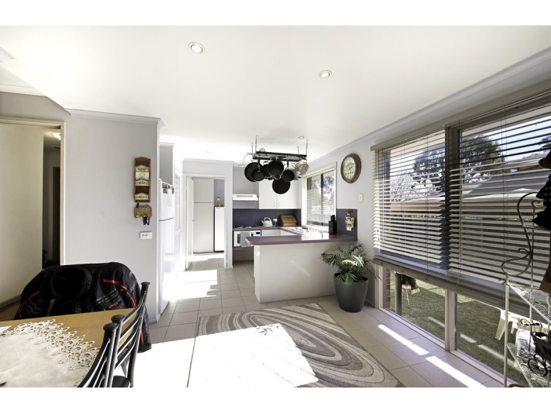 10 Landale Place, Charnwood ACT 2615