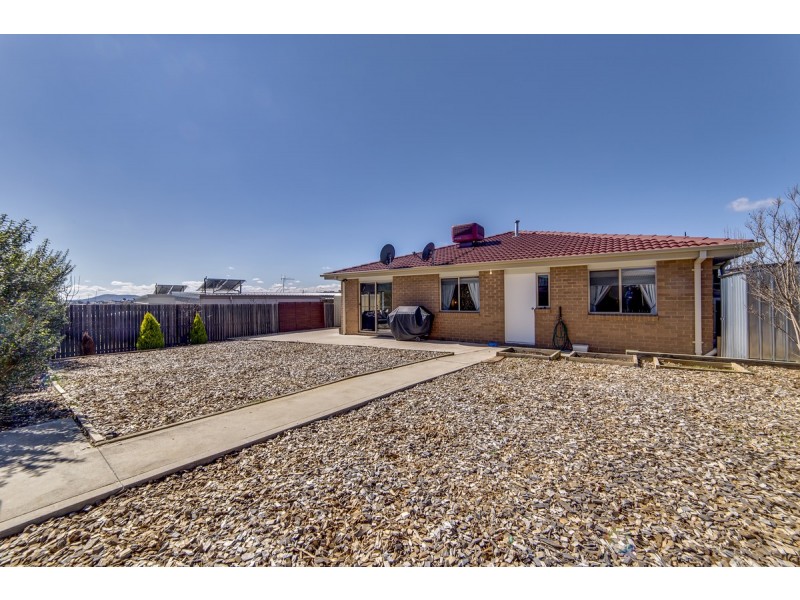 13 Eric De Salis Street, Macgregor ACT 2615