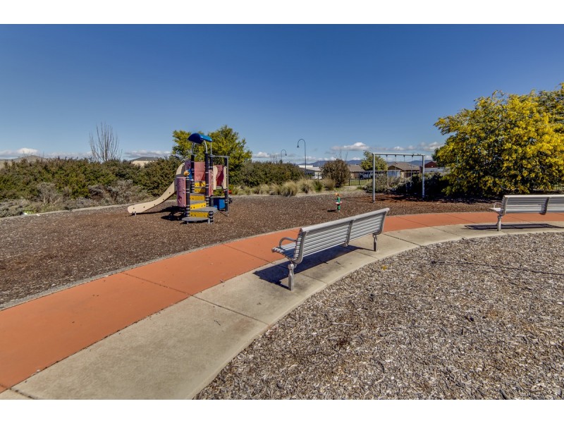 13 Eric De Salis Street, Macgregor ACT 2615