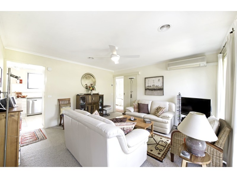 8 Box Place, Latham ACT 2615