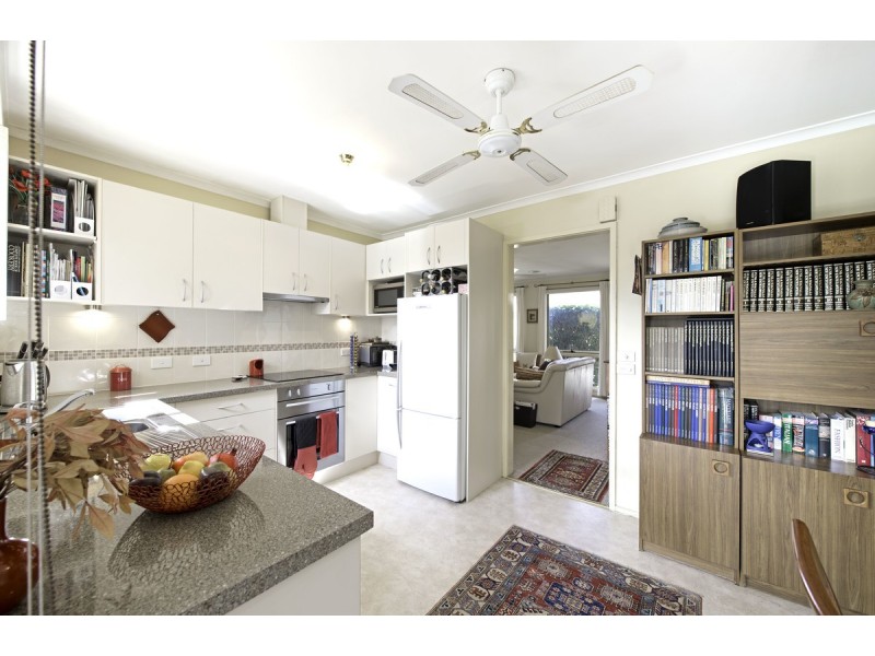 8 Box Place, Latham ACT 2615