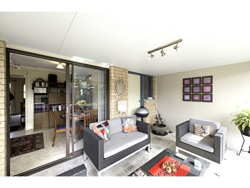 8 Box Place, Latham ACT 2615