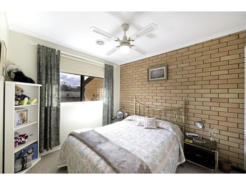 8 Box Place, Latham ACT 2615