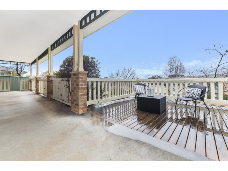 2 Buckmaster Crescent, Dunlop ACT 2615