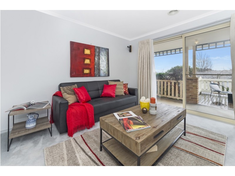 2 Buckmaster Crescent, Dunlop ACT 2615