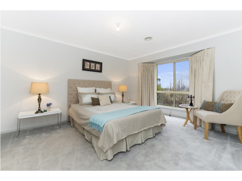 2 Buckmaster Crescent, Dunlop ACT 2615