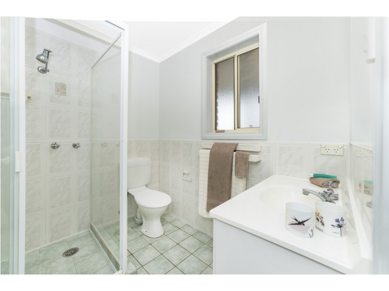 2 Buckmaster Crescent, Dunlop ACT 2615