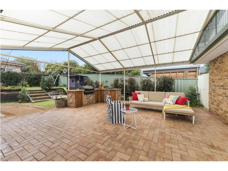 2 Buckmaster Crescent, Dunlop ACT 2615