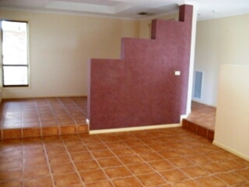 22 Coolgardie Street, Dunlop ACT 2615