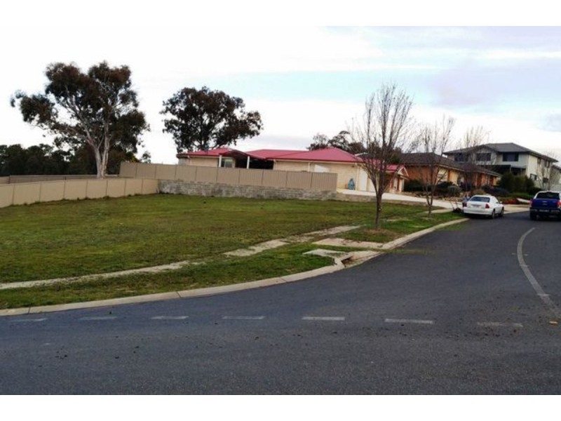 12 Hatton Drive, Yass NSW 2582