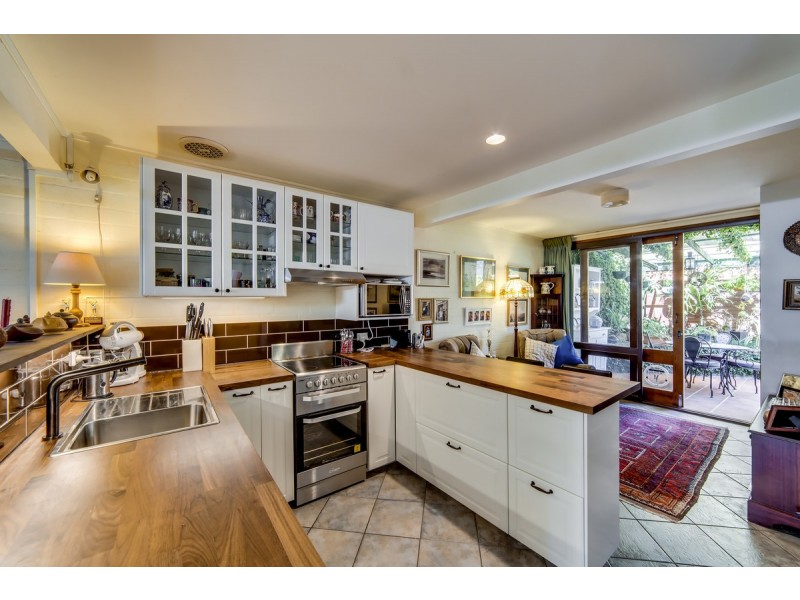 12 Maclachlan Street, Holder ACT 2611