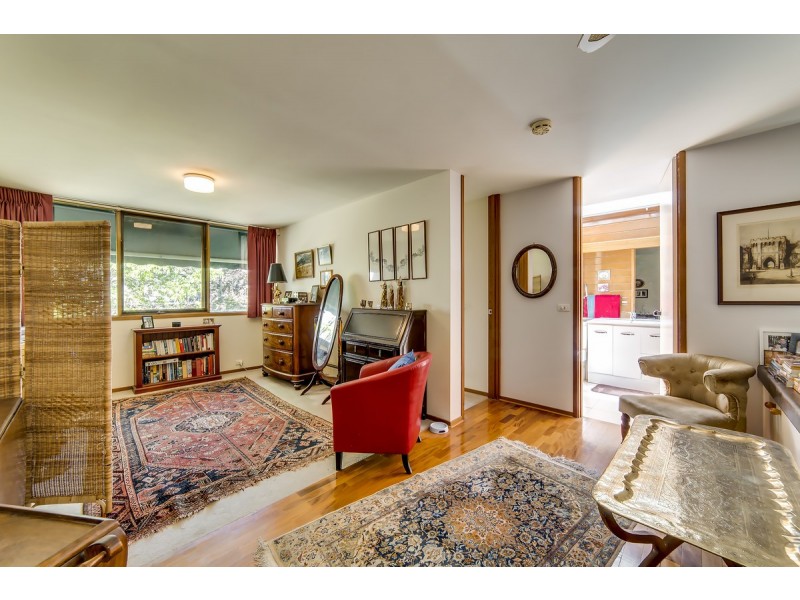12 Maclachlan Street, Holder ACT 2611